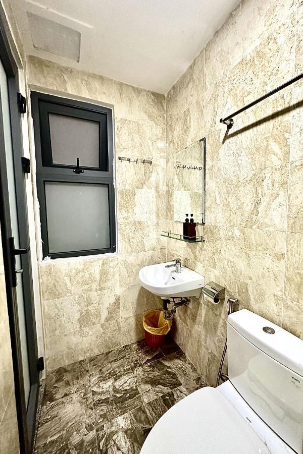 Hotel Reddoorz The Jade Than Nhan Trung 3*