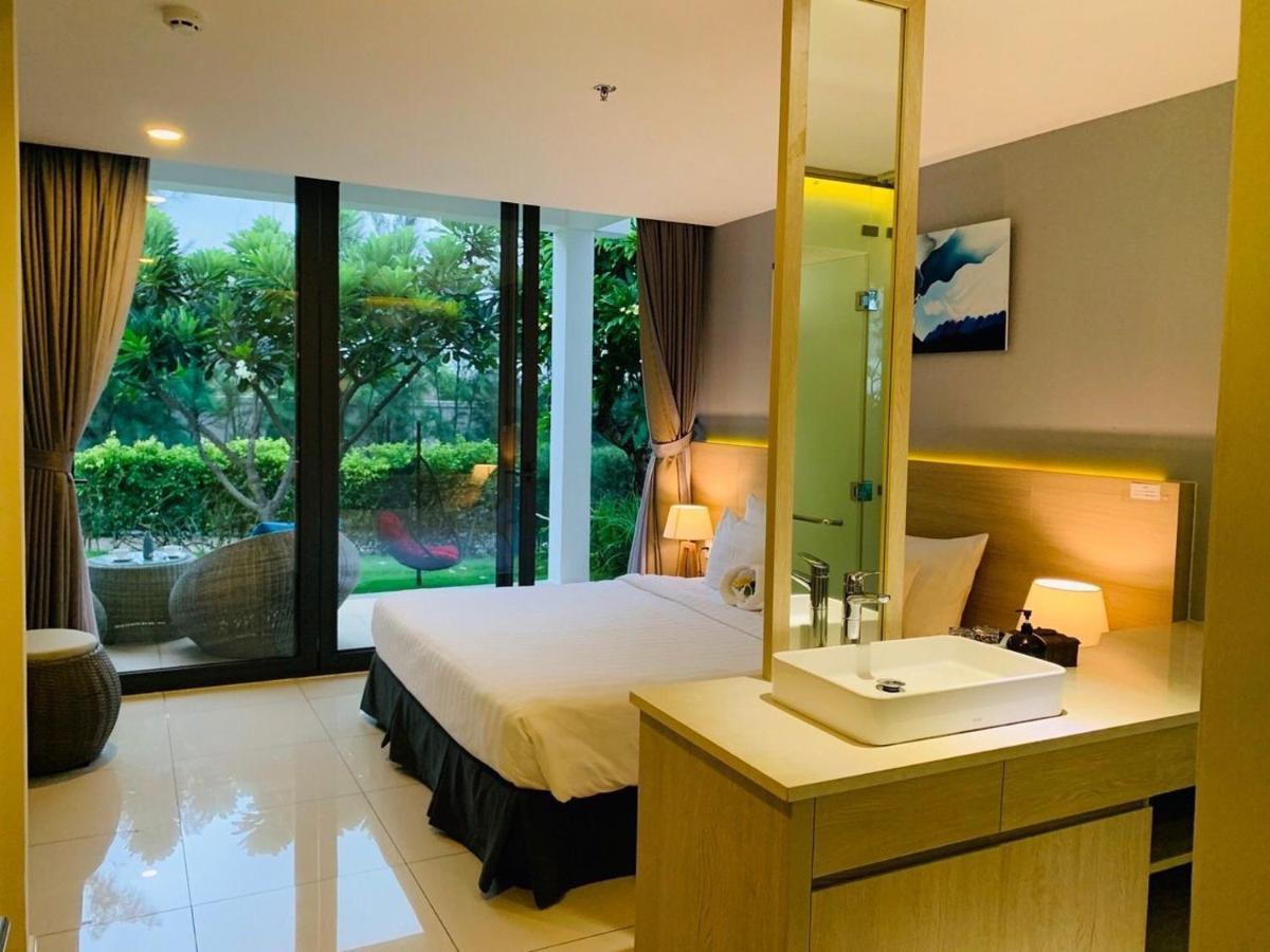 Oceanami & Club Long At 1, 3, 4 Bedroom & 5, 6 Bedroom Beachfront Private Pool * Long Hai