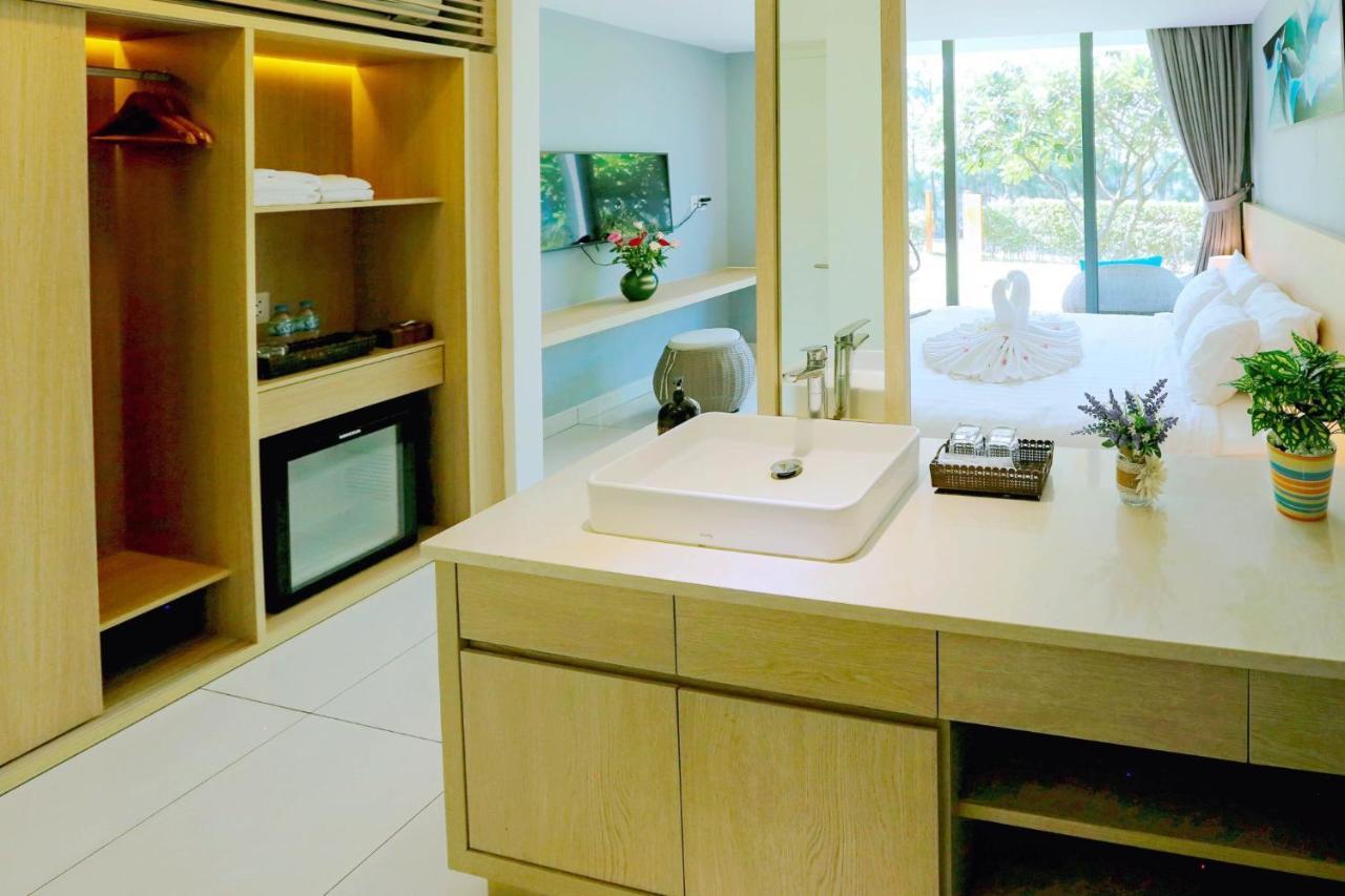 Oceanami & Club Long At 1, 3, 4 Bedroom & 5, 6 Bedroom Beachfront Private Pool Villa Long Hai