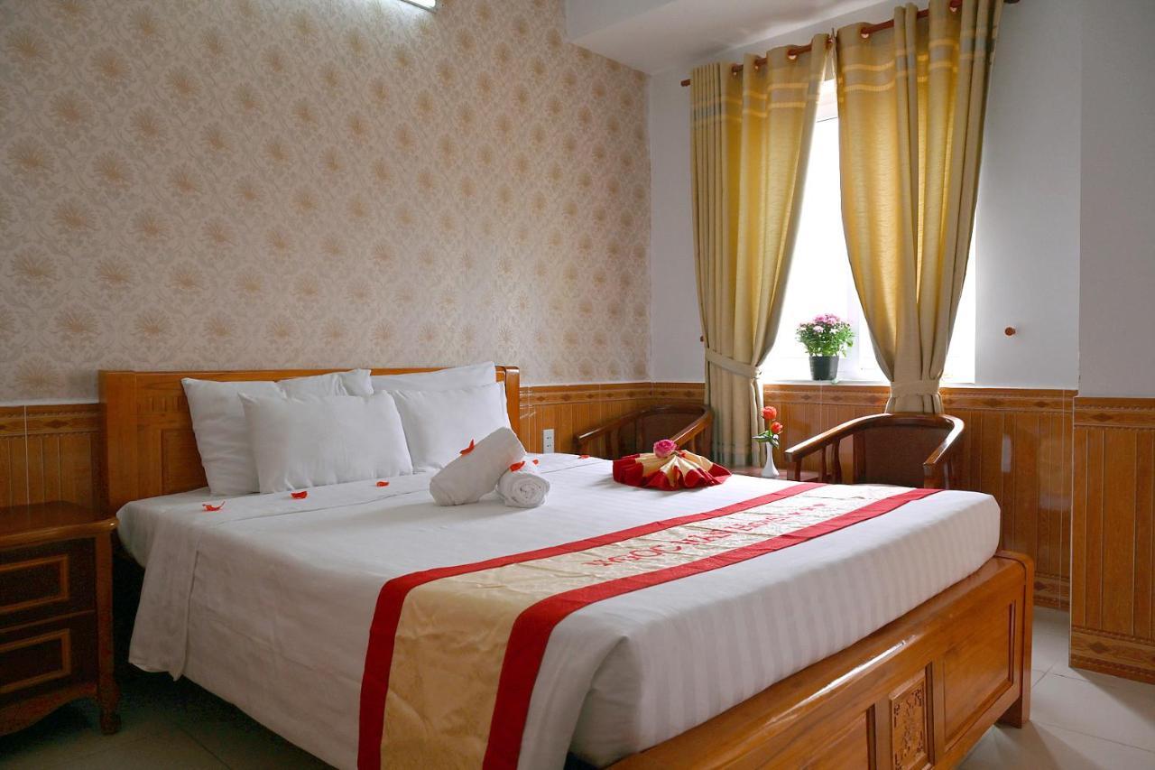 Hotel Ngoc By The Moment