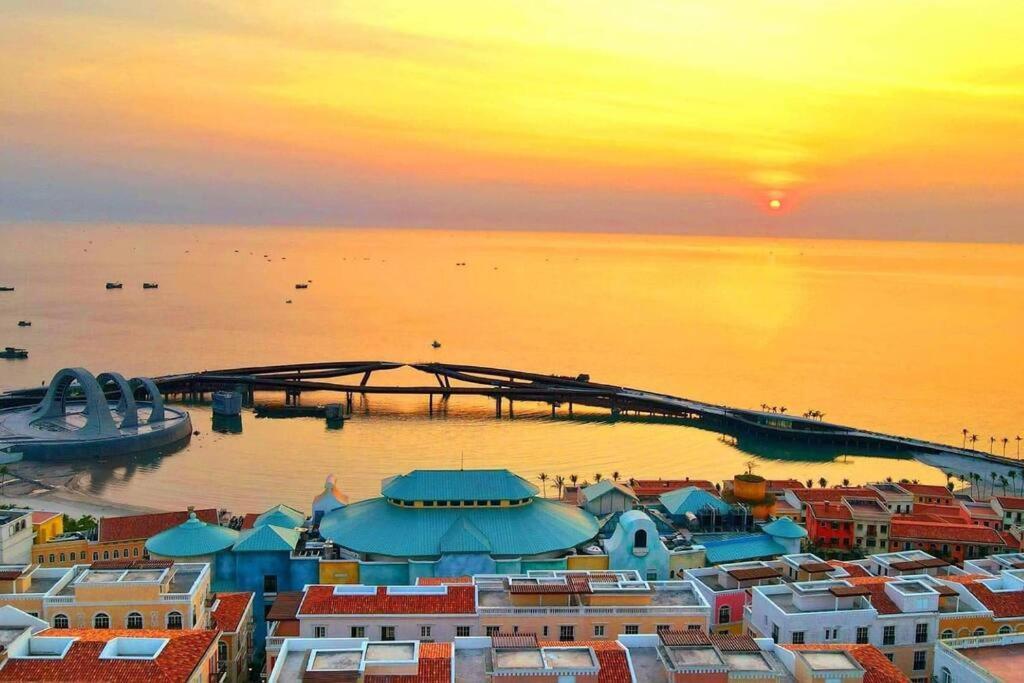 Căn hộ Ocean At Sunset Town *