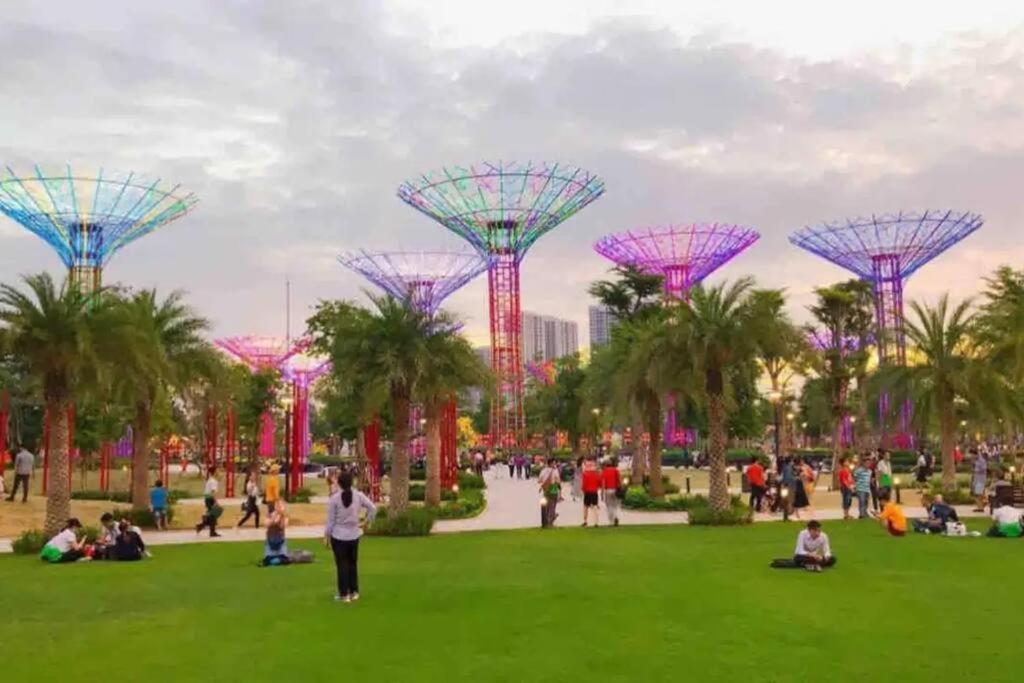 Vinhomes Grand Park--serviced * Long Binh
