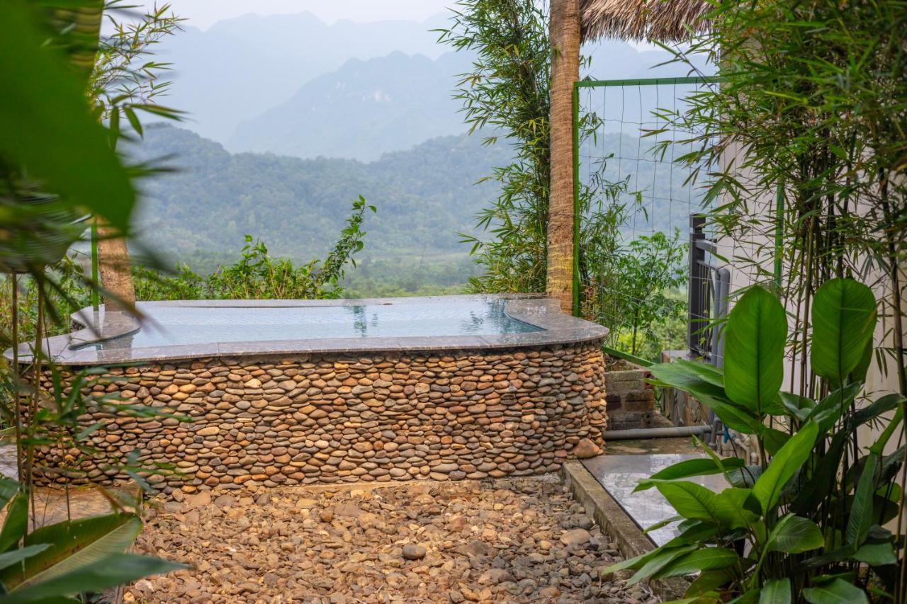 Ebino Puluong And Hotel 4*