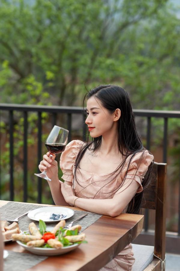 Sin Chai Resort *