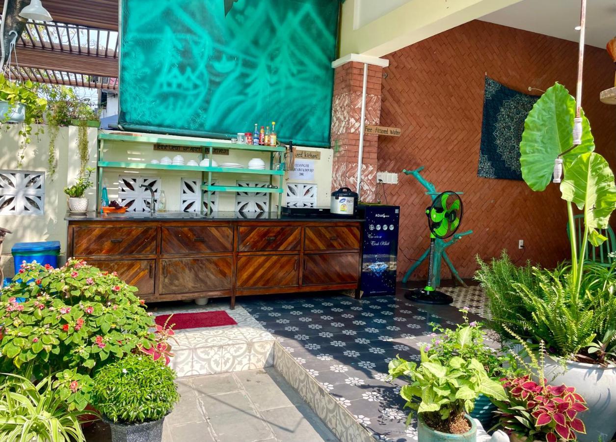 Aki's Pool An Bang Tan Thanh