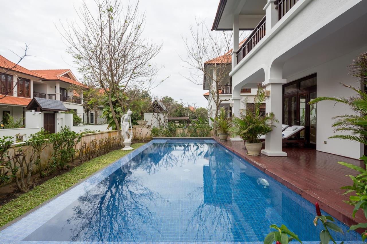 Tropical Villas Beach Villa *