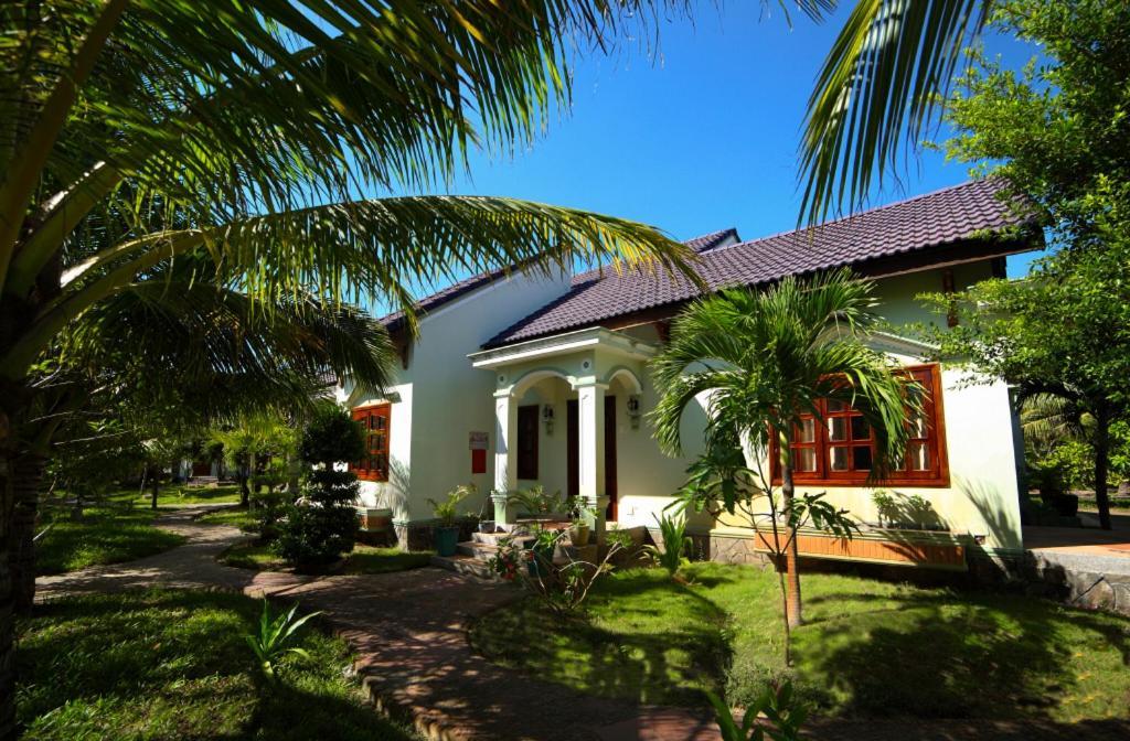 Gold Rooster Resort