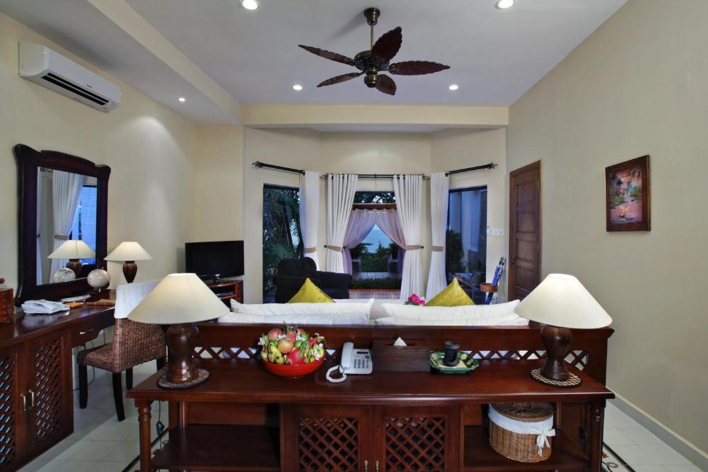 Fleur De Lys & Long Resort Long Hai