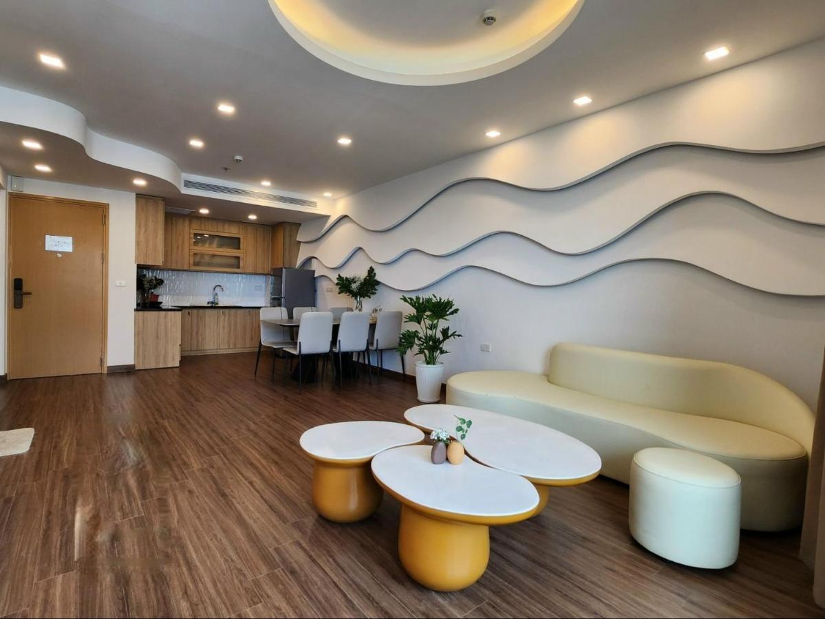 Sunny Smes - Flc Apartment *