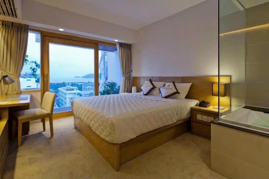 Lucasta Hotel Hạ Long
