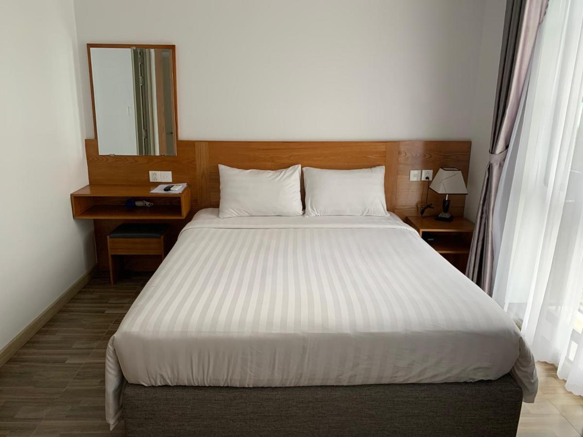 Sky Hotel *