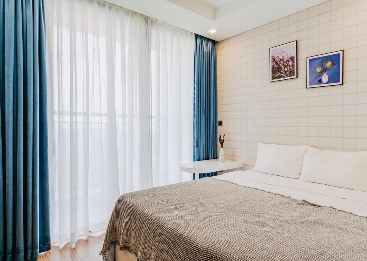 Khách sạn hẻo lánh Vinhomes Bay