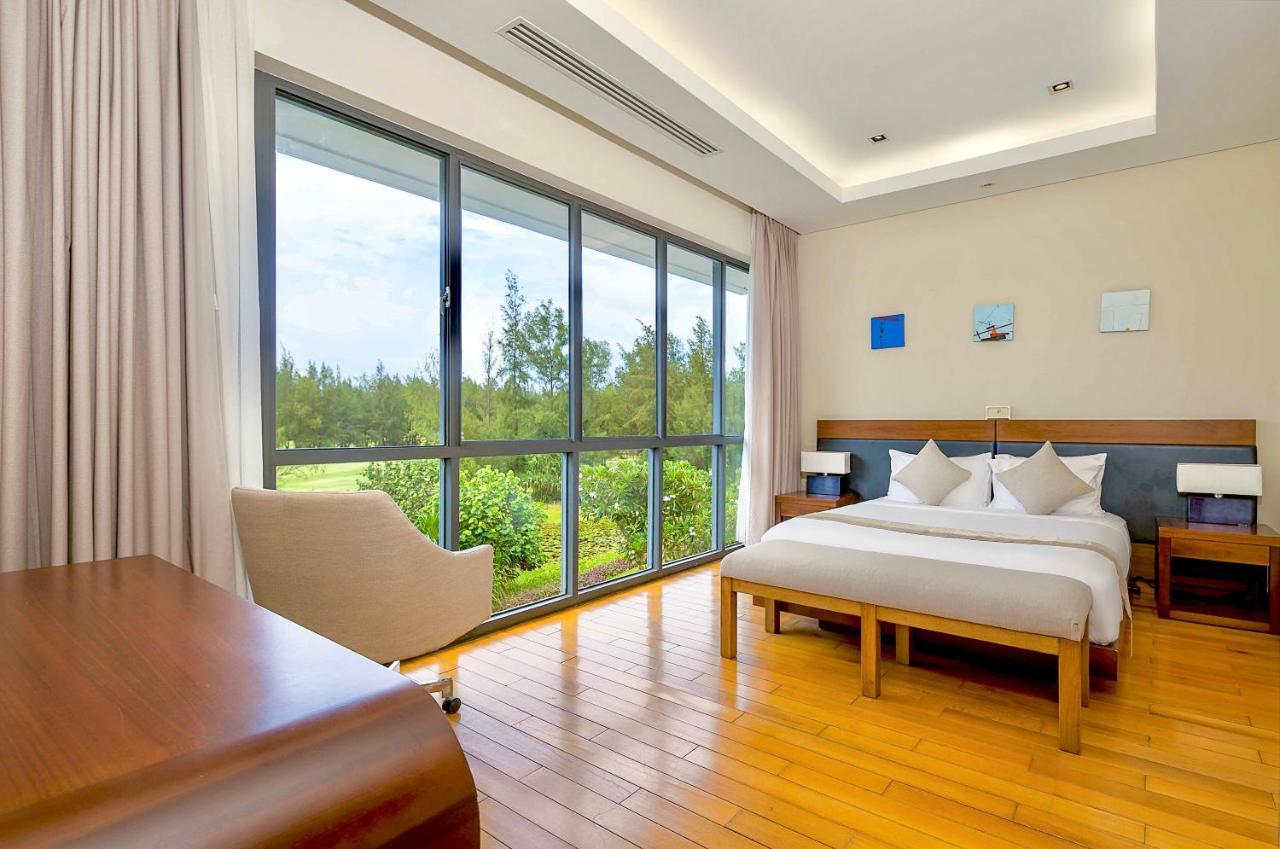 Deluxe Ocean Along The Resort 5*