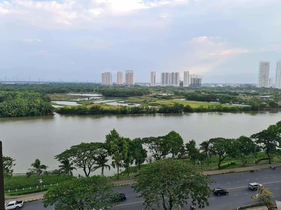 High Floor, Near Secc, Swimming View, Scenic Valley, Free Breakfast Apartment Ho-Chi-Minh-Stadt