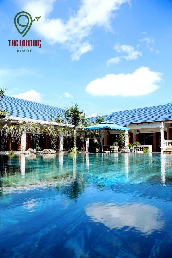 The Landing Resort *