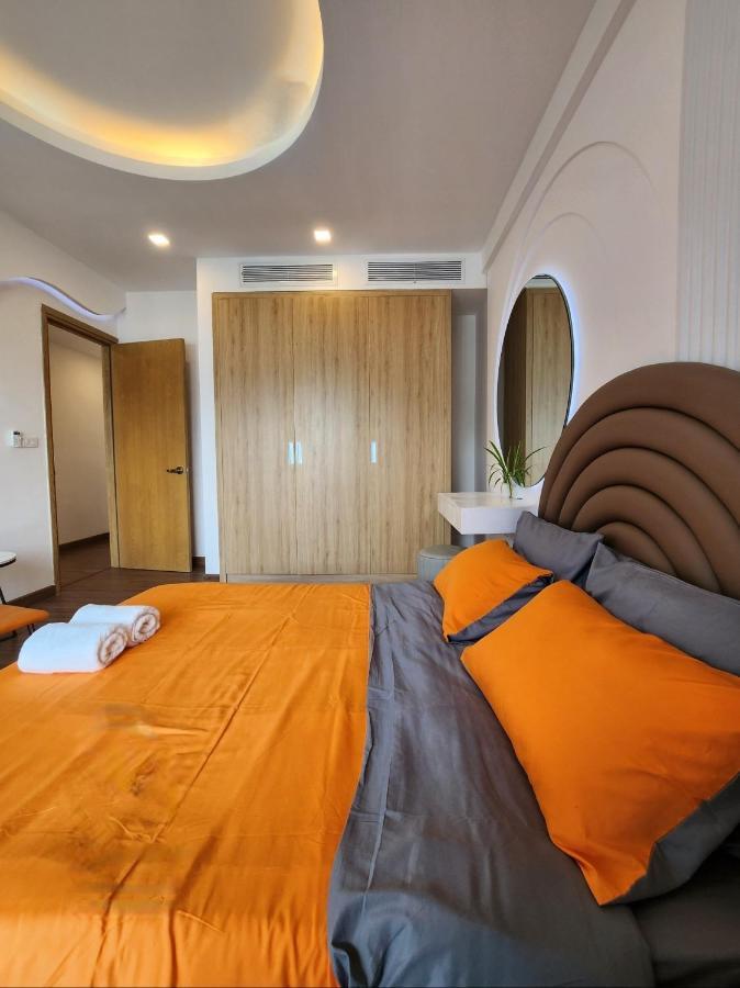 Sunny Smes - Flc Apartment