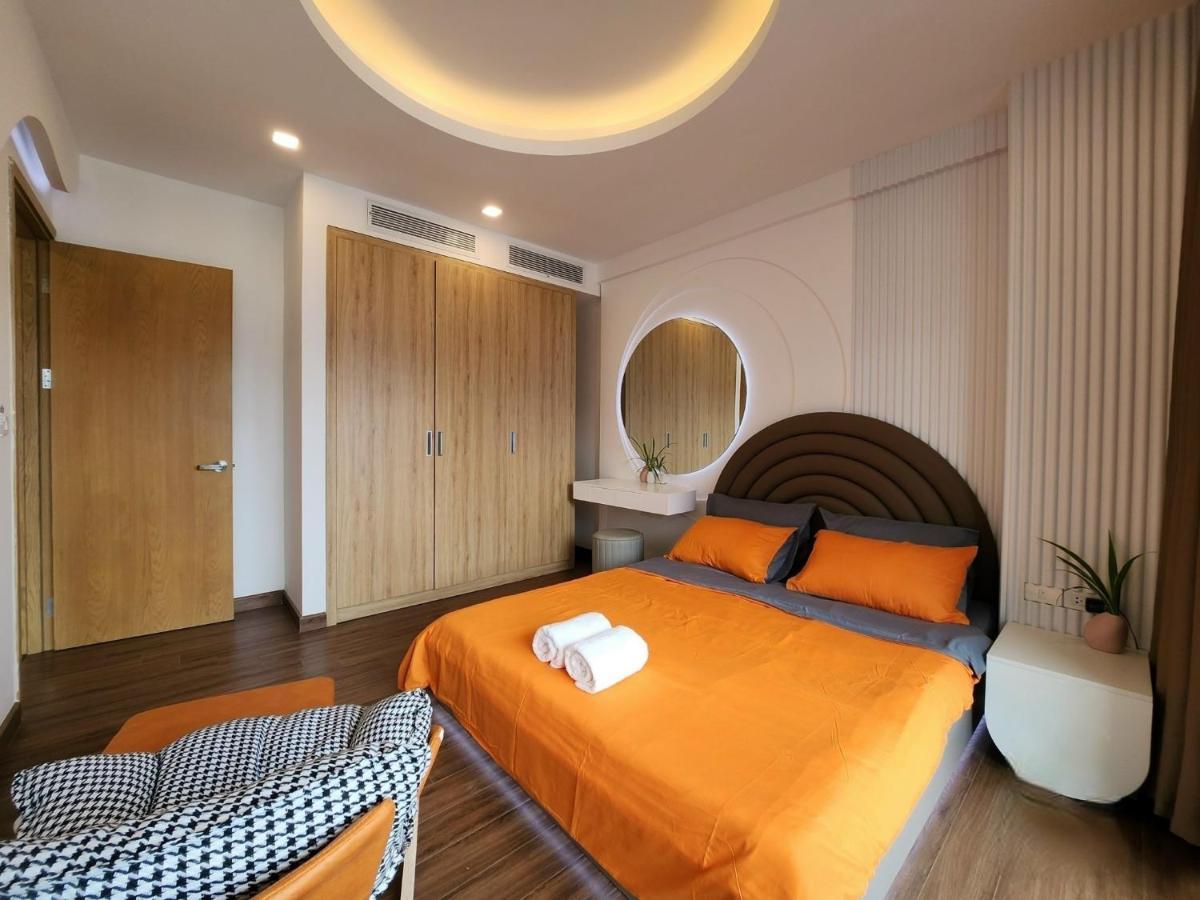 Sunny Smes - Flc Apartment *
