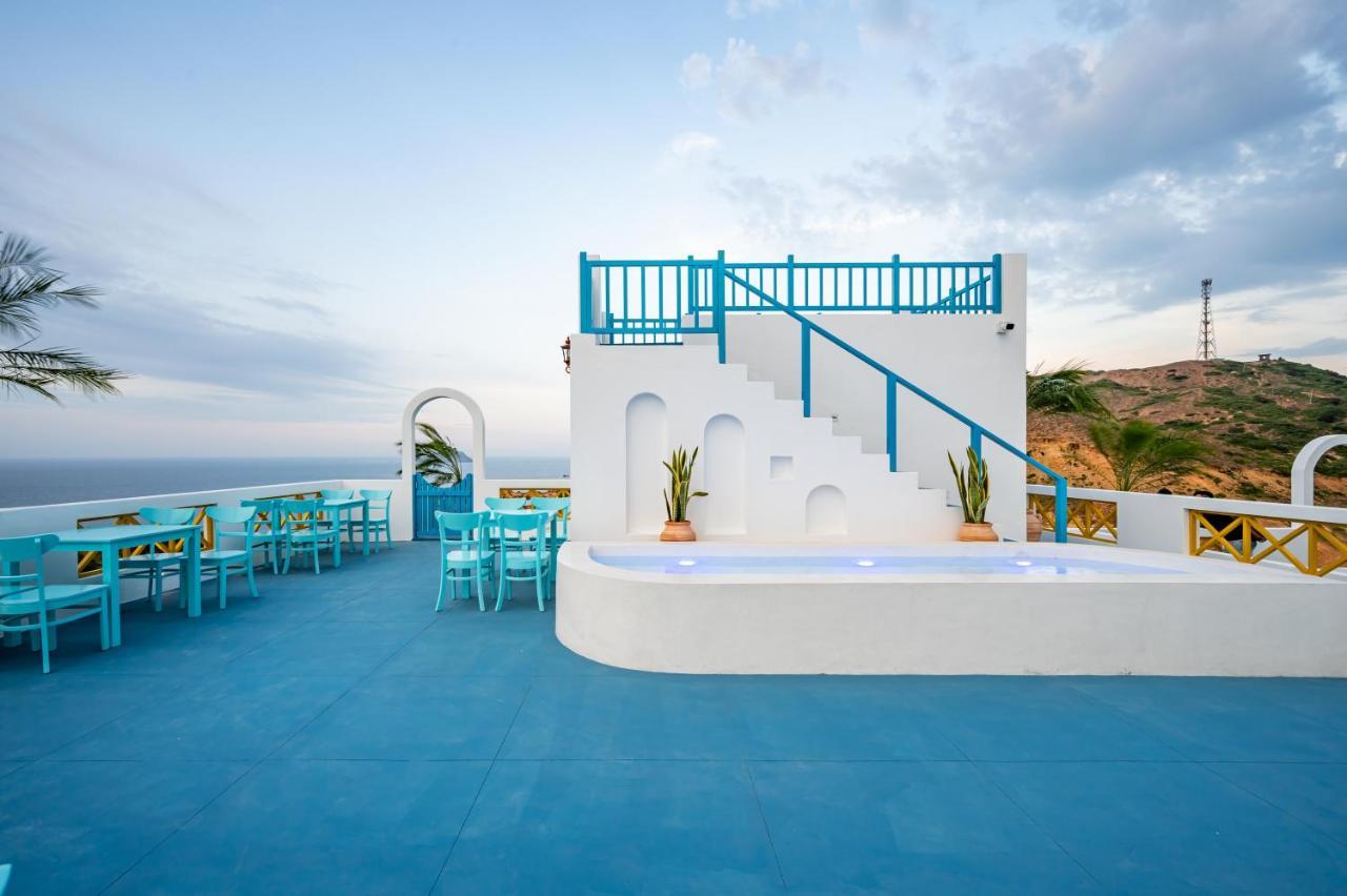 Hotel Happiness 3*