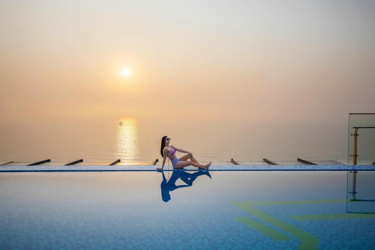 Maximilan Hotel 4*