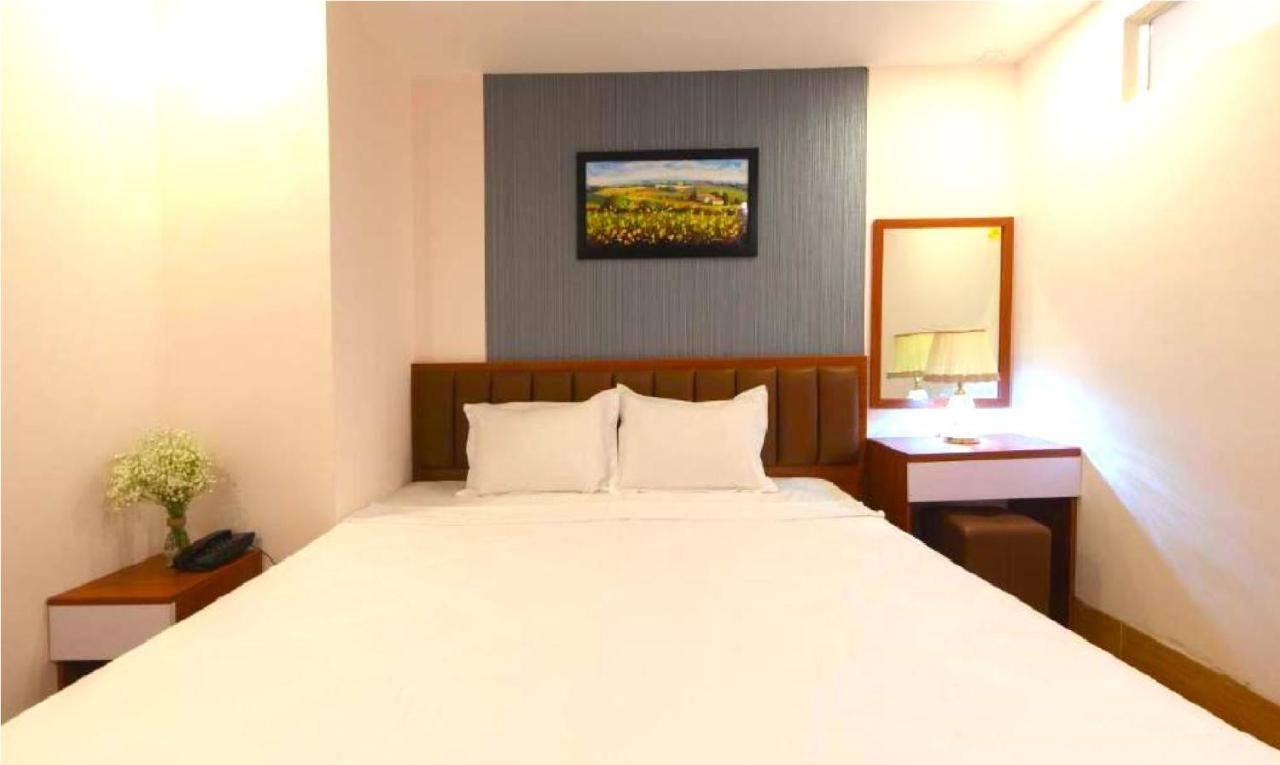 Canary Hotel