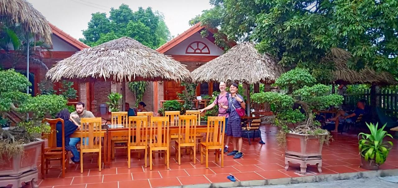 Mountain View & Restaurant * Ninh Binh