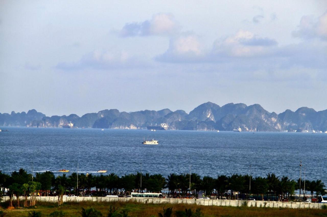 Lucasta Hạ Long