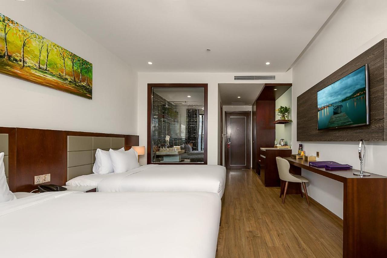 Aria Grand & 4*