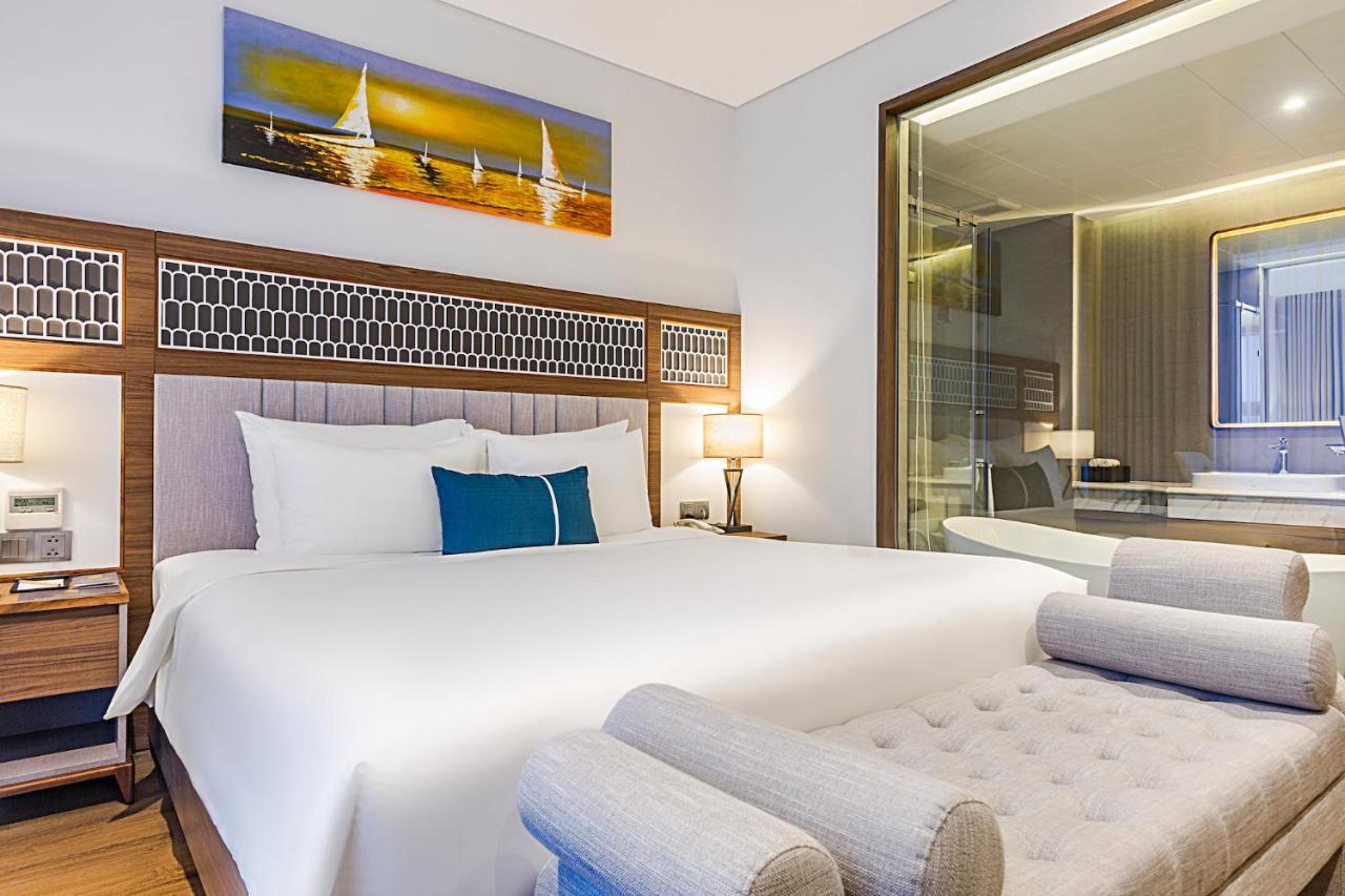 Peninsula Hotel 5*