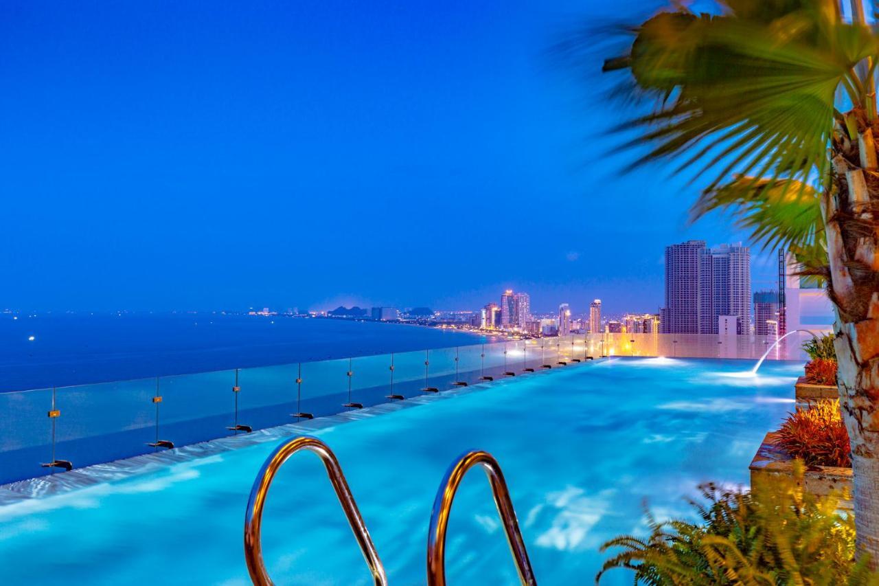 Hotel Peninsula