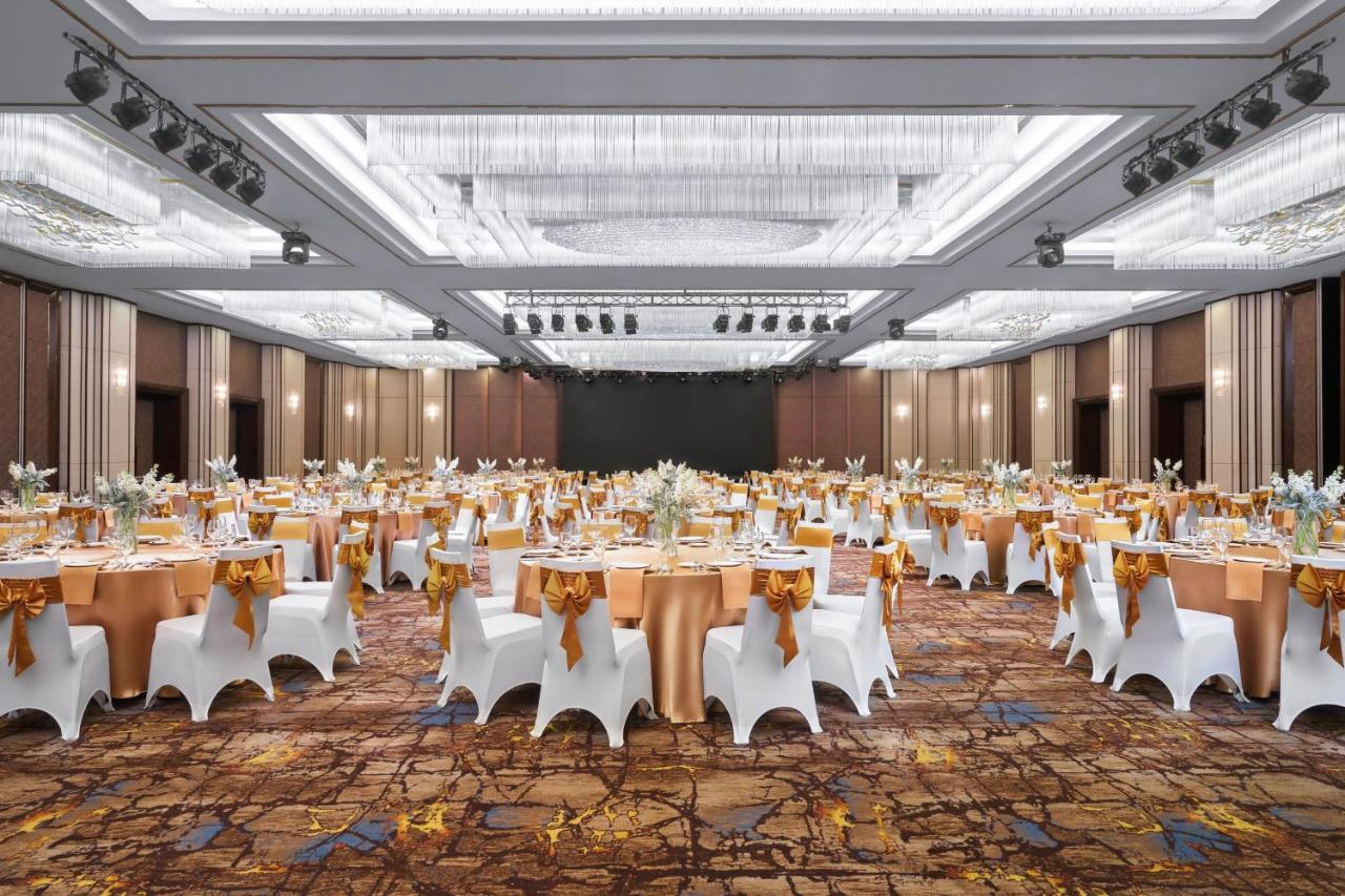Sheraton Phong Hotel 5*