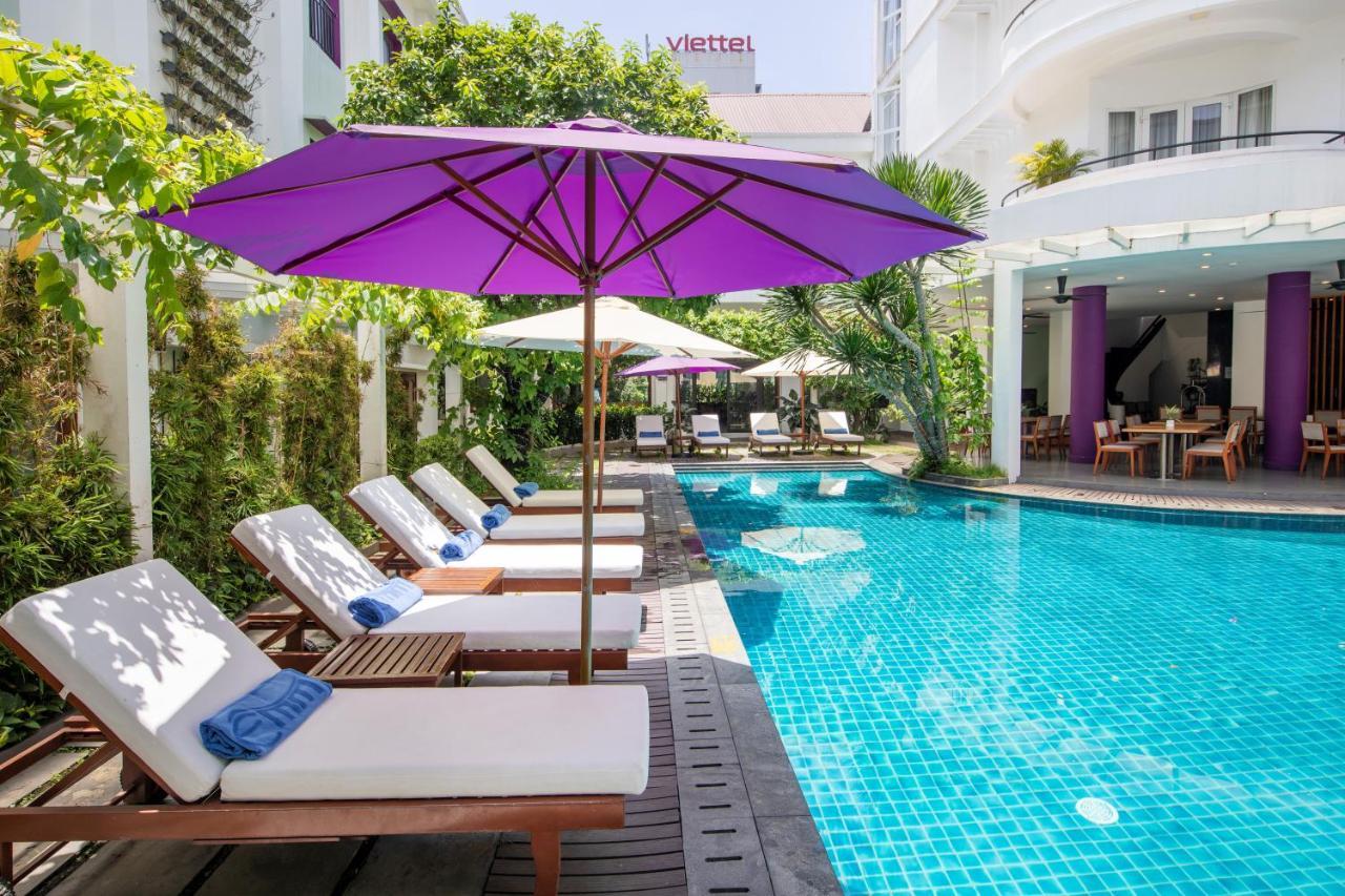 Emm Khách sạn 4*
