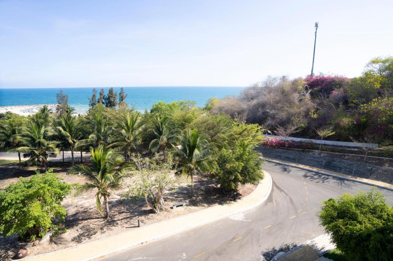 Jack's - Ocean Vista Condotel Sealink