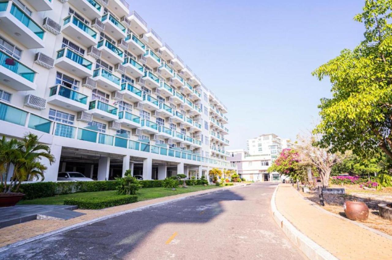 Jack's - Ocean Vista Condotel Sealink