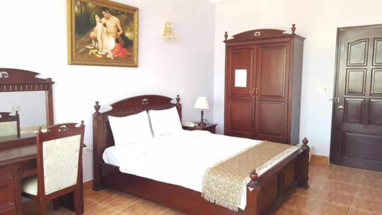 Khách sạn Le Petit Paris
