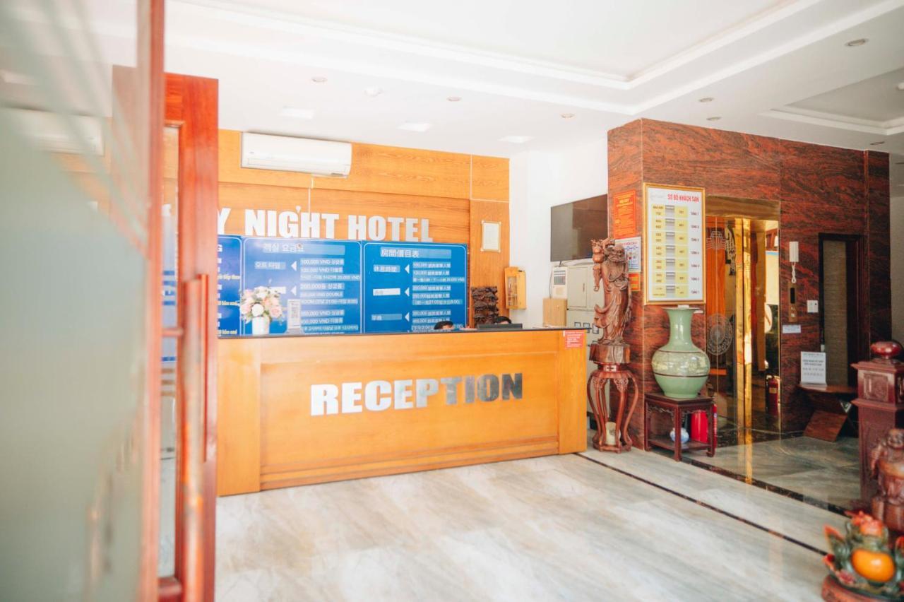 Hotel Sky Night