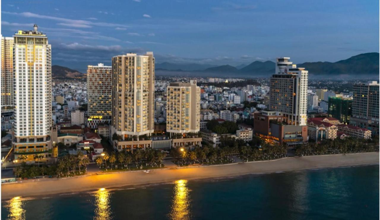 Rozy In Center With Sea View Nha Trang
