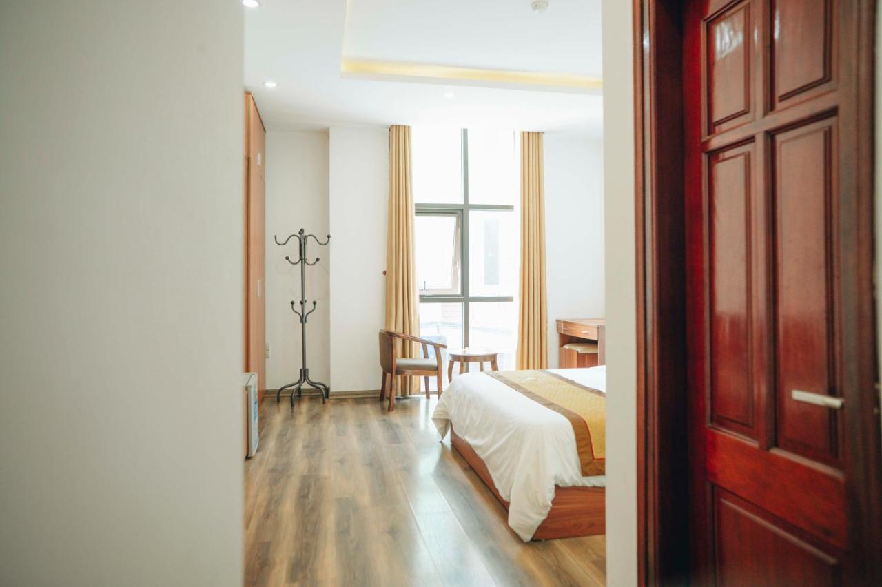 Sky Night Hotel 2*