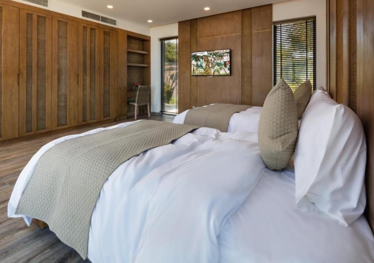 The Ocean Front Abogo Villa *