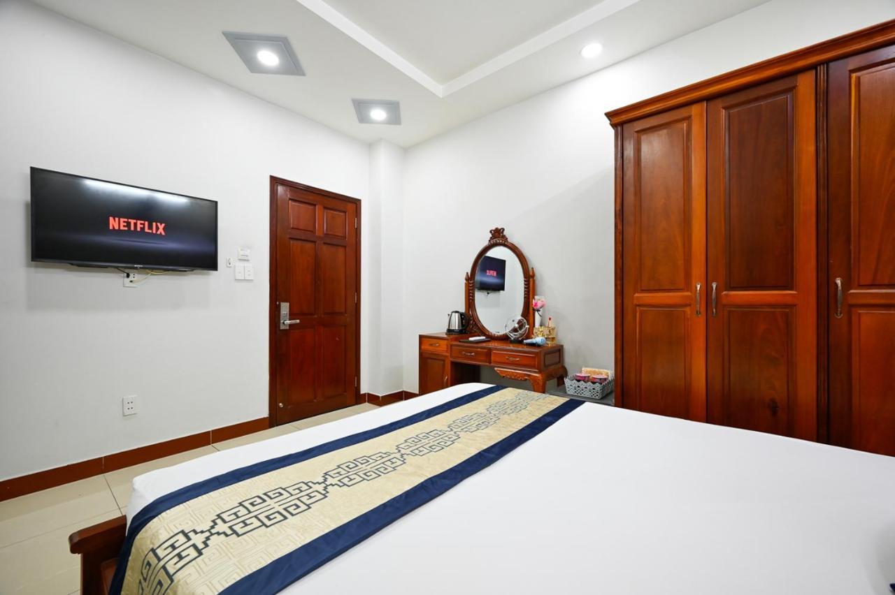 Khách sạn Sky Star 2*