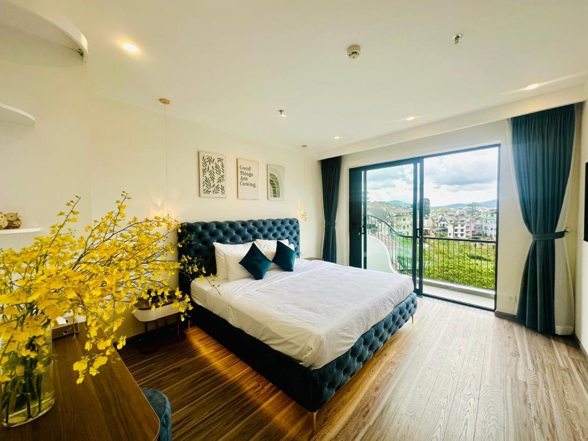 Memory - Valley View Hotel