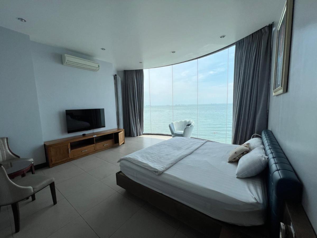 Nancy Tran Grand Strip 8 Vung Tau