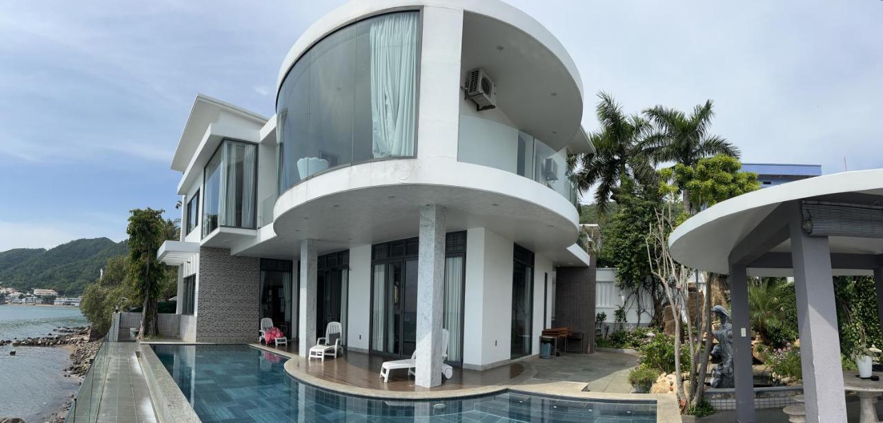 Villa Nancy Tran Grand Strip 10