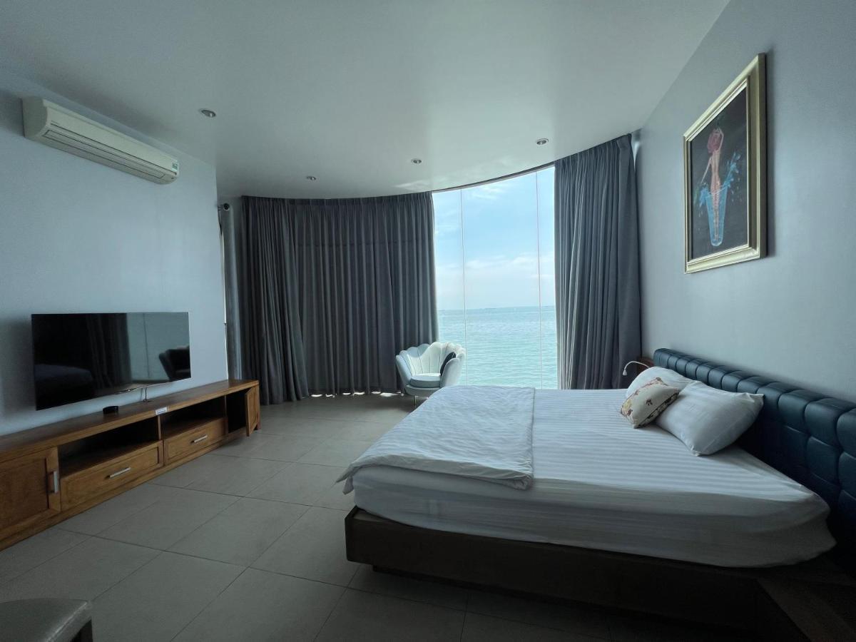 Nancy Tran Grand Strip 8 Villa *