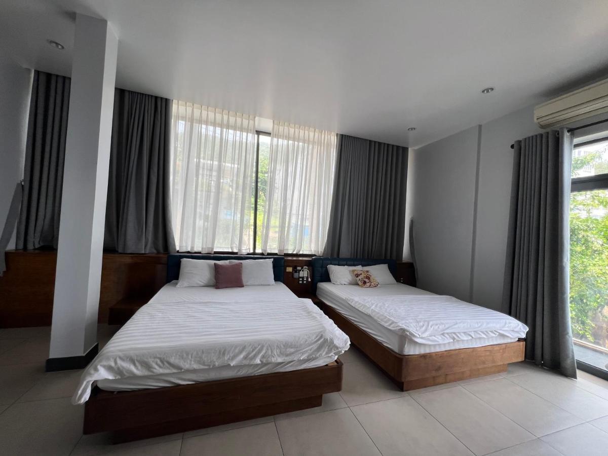 Nancy Tran Grand Strip 8 Villa