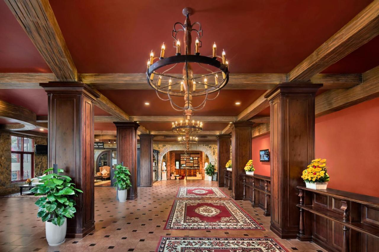 Mercure French Village Bana Hills Hotel 4*