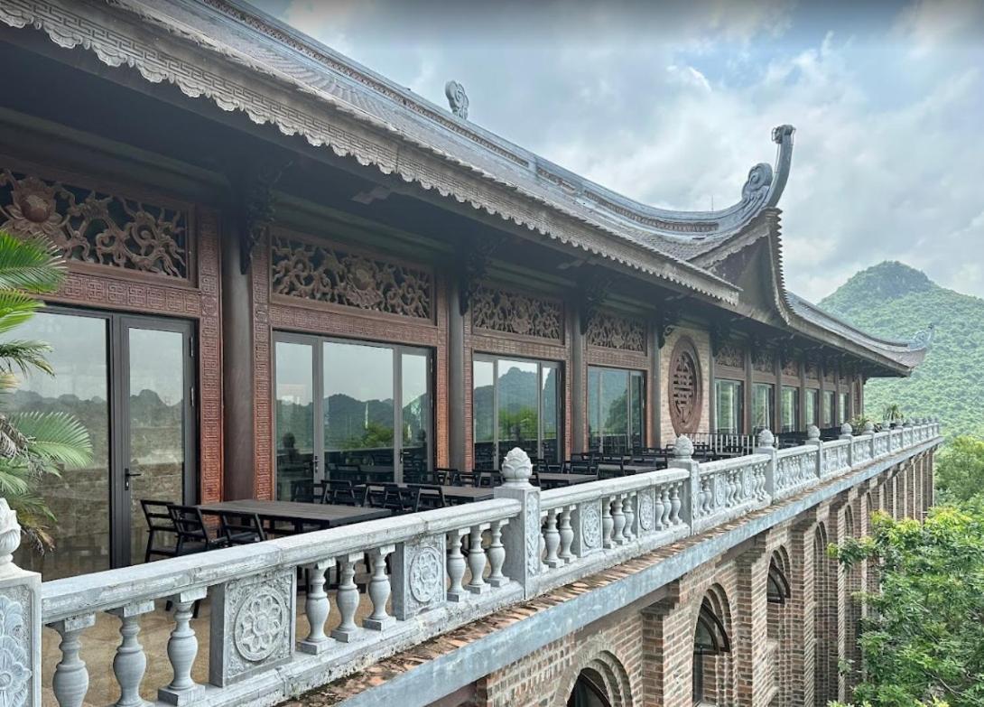 Tam Chuc Complex Hotel