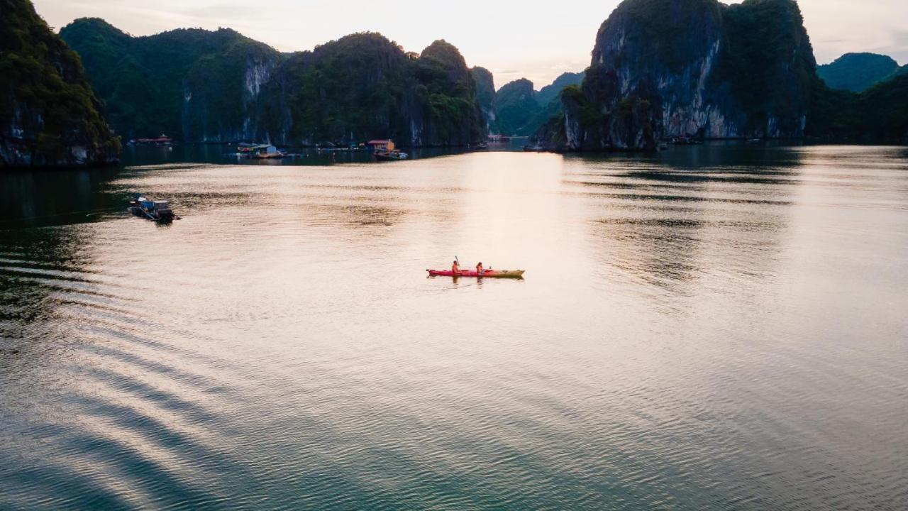 Lan Ha Floating Homestay *