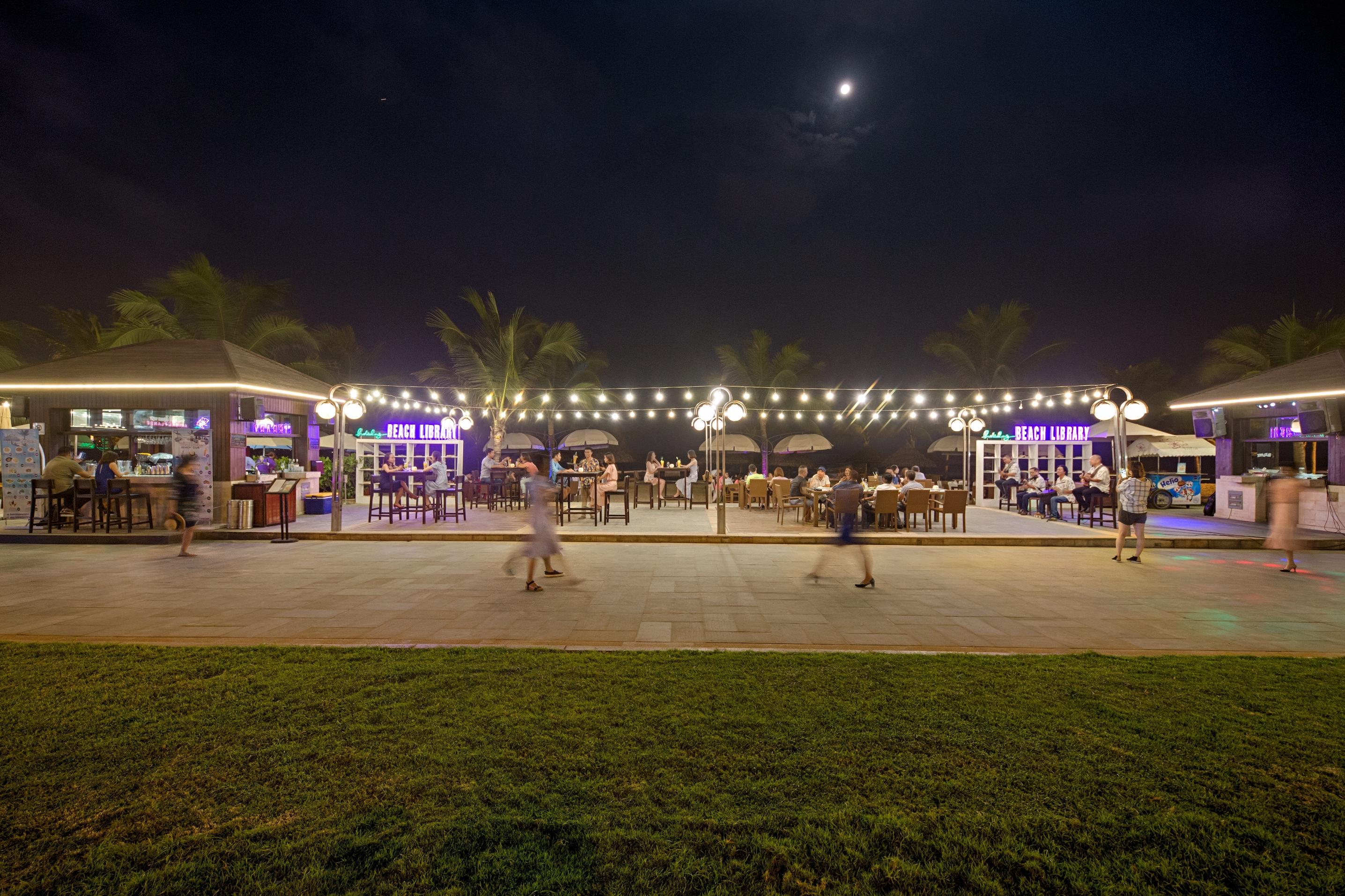 Hotel Holiday Beach Hotel Danang 5*