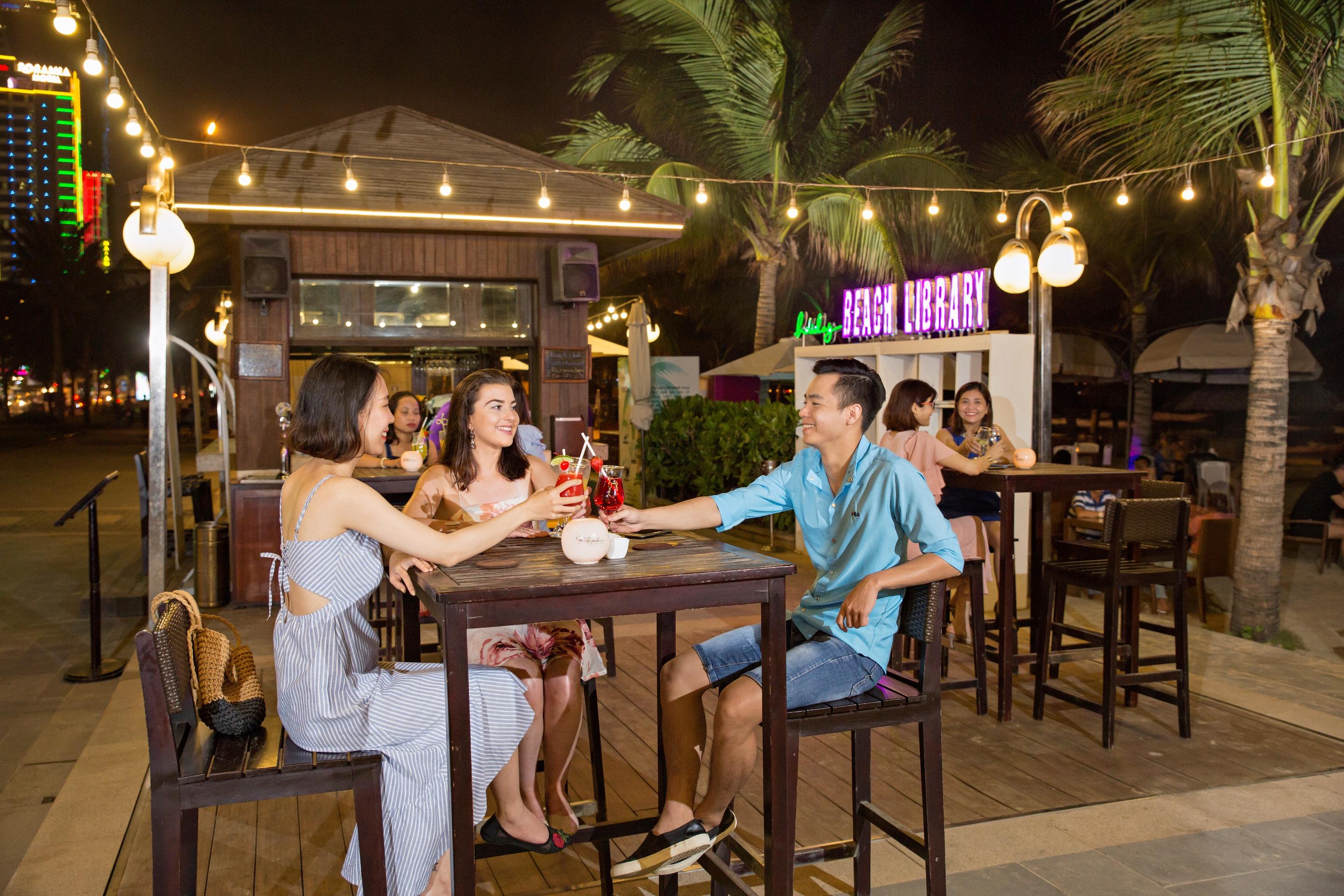 Holiday Beach Hotel Danang 5* Da Nang