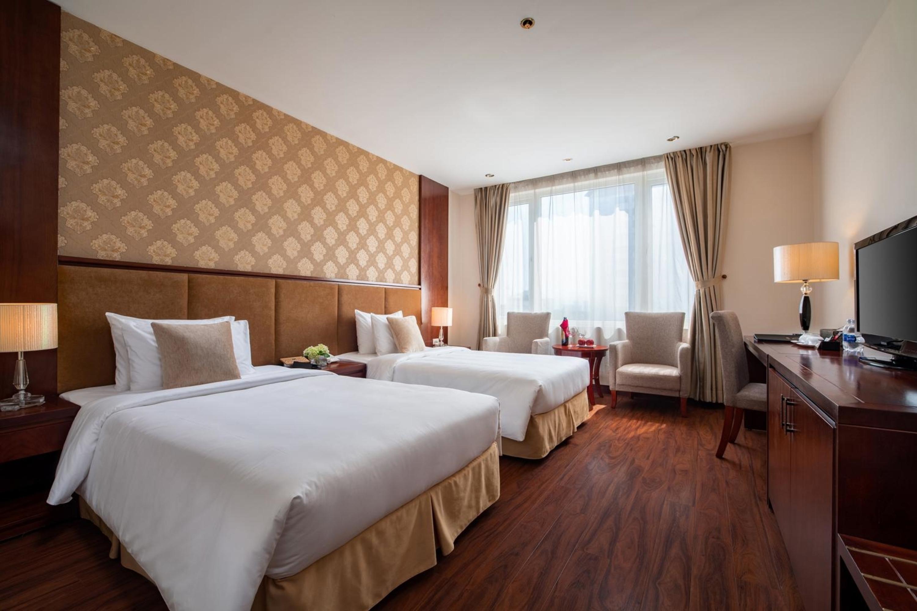 Nesta Ha Noi 4*